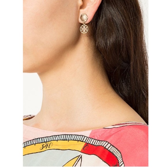 TORY BURCH • Gold Hexagon Logo Drop Earrings - Picture 2 of 8